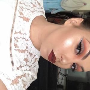 Meet your Posher, Helena